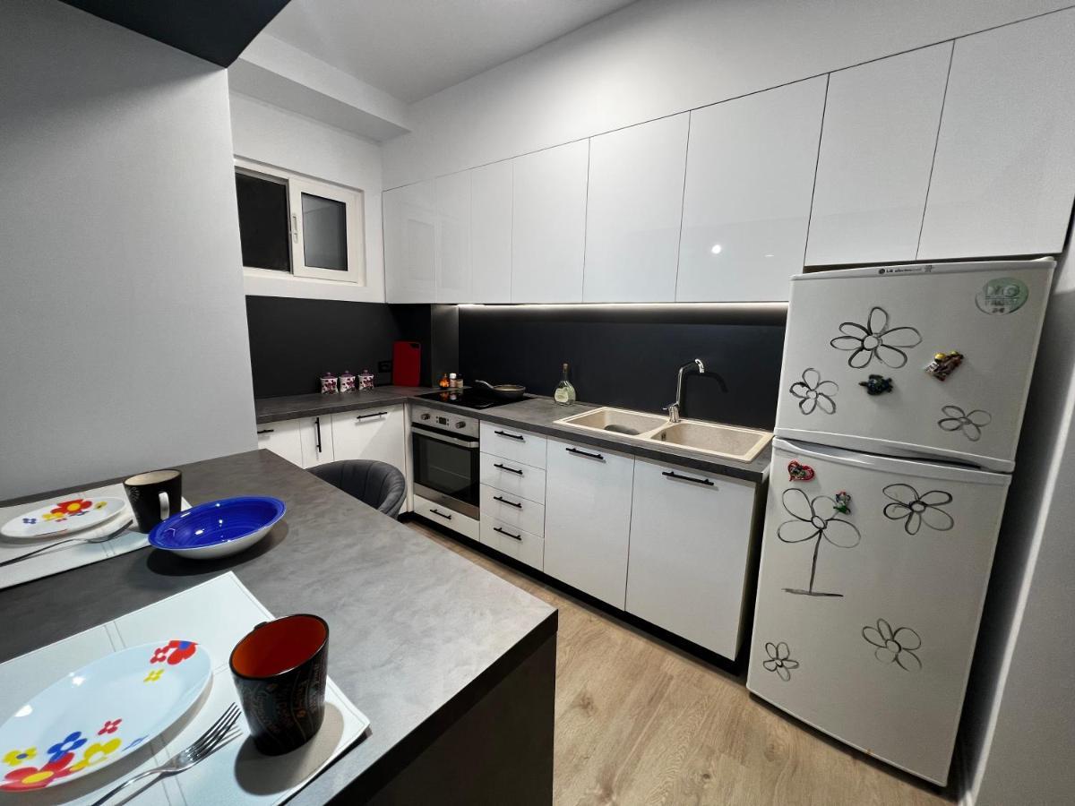 Amion Apartment In Center Of Τίρανα Εξωτερικό φωτογραφία